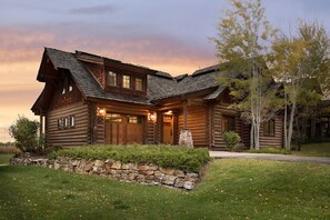 Exterior - TetonCabin with hot tub and ac (Victor)