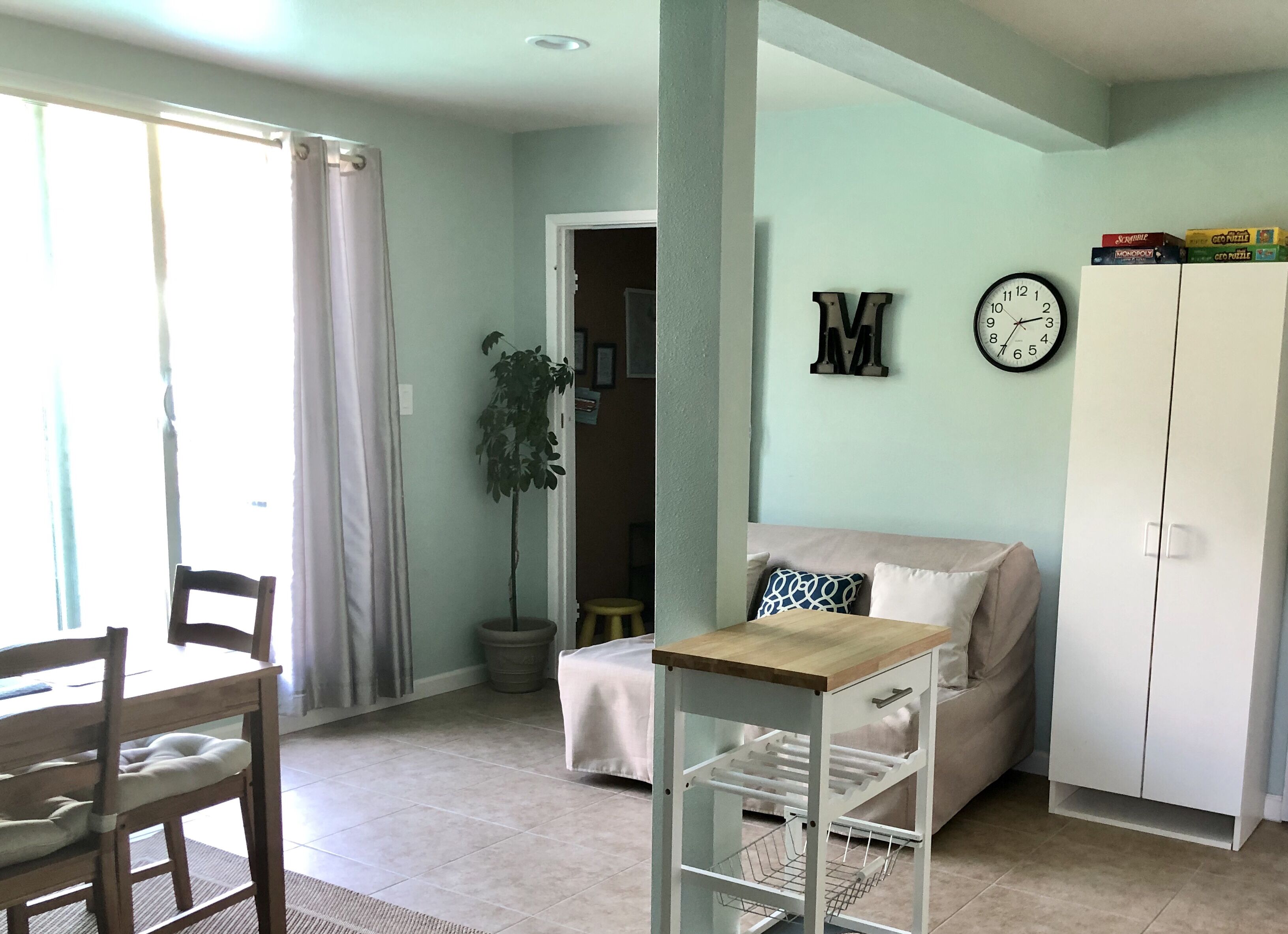 智能电视、DVD 播放器、书