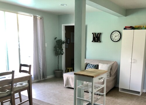 ***** COMFORTABLE, QUIET AND PRIVATE GUEST HOUSE   ***