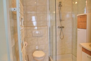 Douche, sĂšche-cheveux