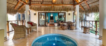 Spacious Luxury Villa - 2 Pools & Ocean Views - Sleeps 16, Perfect for Reunions!