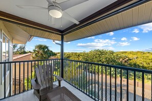 Property grounds - Blind Pass Condos at Bowman's Beach F207 on beautiful Sanibel Island (Sanibel Island)