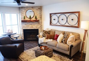 Smart TV, fireplace, DVD player