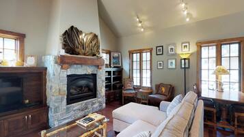 TV, fireplace, DVD player, books