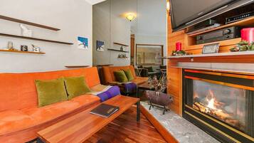 TV, fireplace
