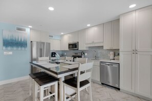 Fridge, microwave, stovetop, dishwasher - BeachFront, Renovated, wifi, Bch Svc, Kitchen, pool, grill.
(Destin)