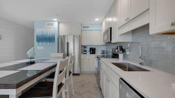Fridge, microwave, stovetop, dishwasher