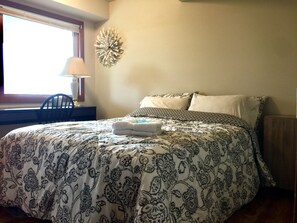 2 chambres, fer et planche à repasser, Wi-Fi, draps fournis