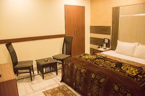 In-room safe, rollaway beds, free WiFi, bed sheets