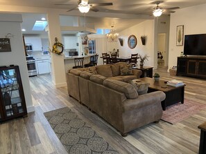 Smart TV, fireplace, DVD player, stereo