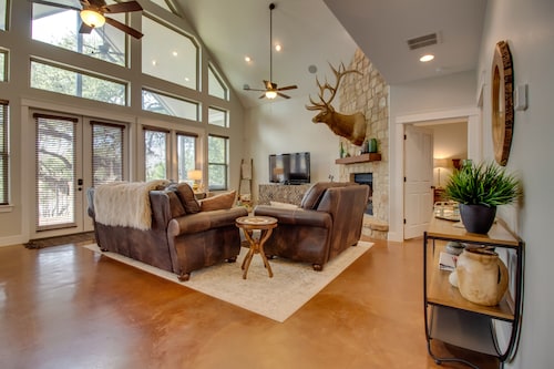 Lakefront kotiin w / viihde, telakka ja järvinäköala - koirat OK!