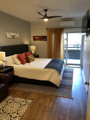 1 bedroom, free WiFi, bed sheets, wheelchair access - Inviting Ski In/Ski Out Condo. Covered Parking. Renovated! Heated Pool/Hot Tubs! (Park City)