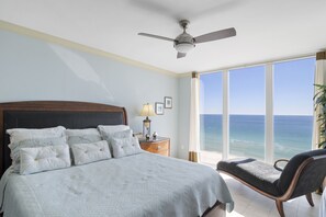 3 slaapkamers, een strijkplank/strijkijzer, gratis wifi, beddengoed