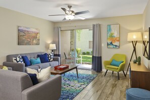 Smart TV - Modern and Peaceful Single Level Condo in Old Town w/Heated Pool! (Scottsdale)