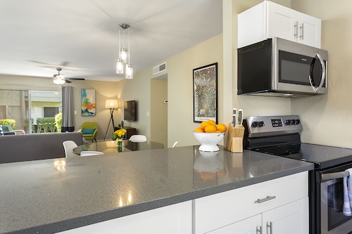 Modern and Peaceful Single Level Condo in Old Town w/Heated Pool!