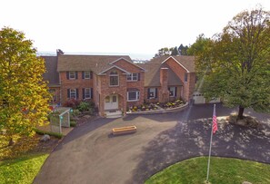 Exterior - The Forsythia Room at Kennedy Manor (Kutztown)