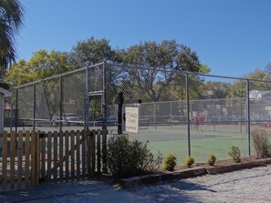 Close to Pirate Playground & Tennis Courts - 1-2 Min Walk to Beach Access, Expansive Porch Space! Luxury - Pure Folly (Folly Beach)
