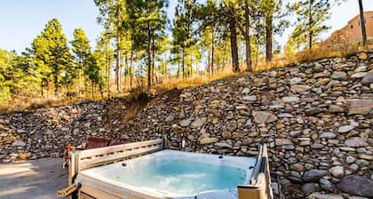 Wild Horse Lodge: "Amazing sisustus ja tilaa kaikille!" Kylpytynnyri.