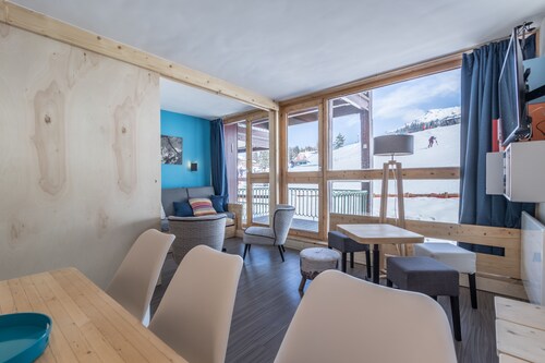 LES ARCS 1800 RESIDENCE TOURNAVELLES IN THE CENTER OF THE STATION FOR 8/10 PEOPLE