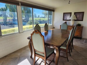 Dining - Awesome View Golf Course Sun City Home, pet friendly (Sun City)