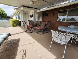 Terrace/patio - Awesome View Golf Course Sun City Home, pet friendly (Sun City)