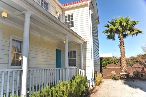 1850 Charleston Single - Historic District: Walk to everything