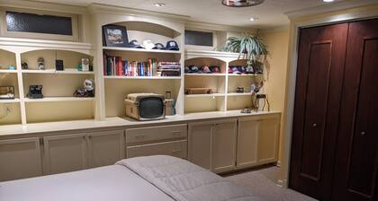 Basement Apt. 2.1 miles from ND, owned by retired Hotel GM, Nice Neighborhood