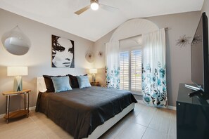 5 slaapkamers, een strijkplank/strijkijzer, reisbedje, gratis wifi