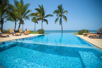Walk to Surf Spots!  Beachfront Villa with Infinity Pool and Fantastic Staff