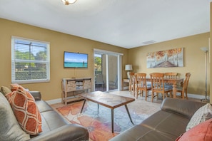 Smart TV, fireplace, ping pong