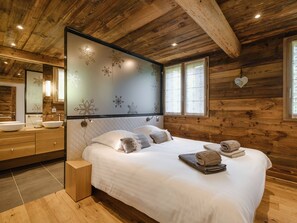 4 habitaciones, wifi gratis y ropa de cama 