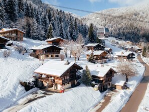 Exterior - 5* Modern Chalet, Near Slopes, Garage, WIFI (La Clusaz)