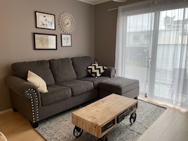 Una televisión de pantalla plana