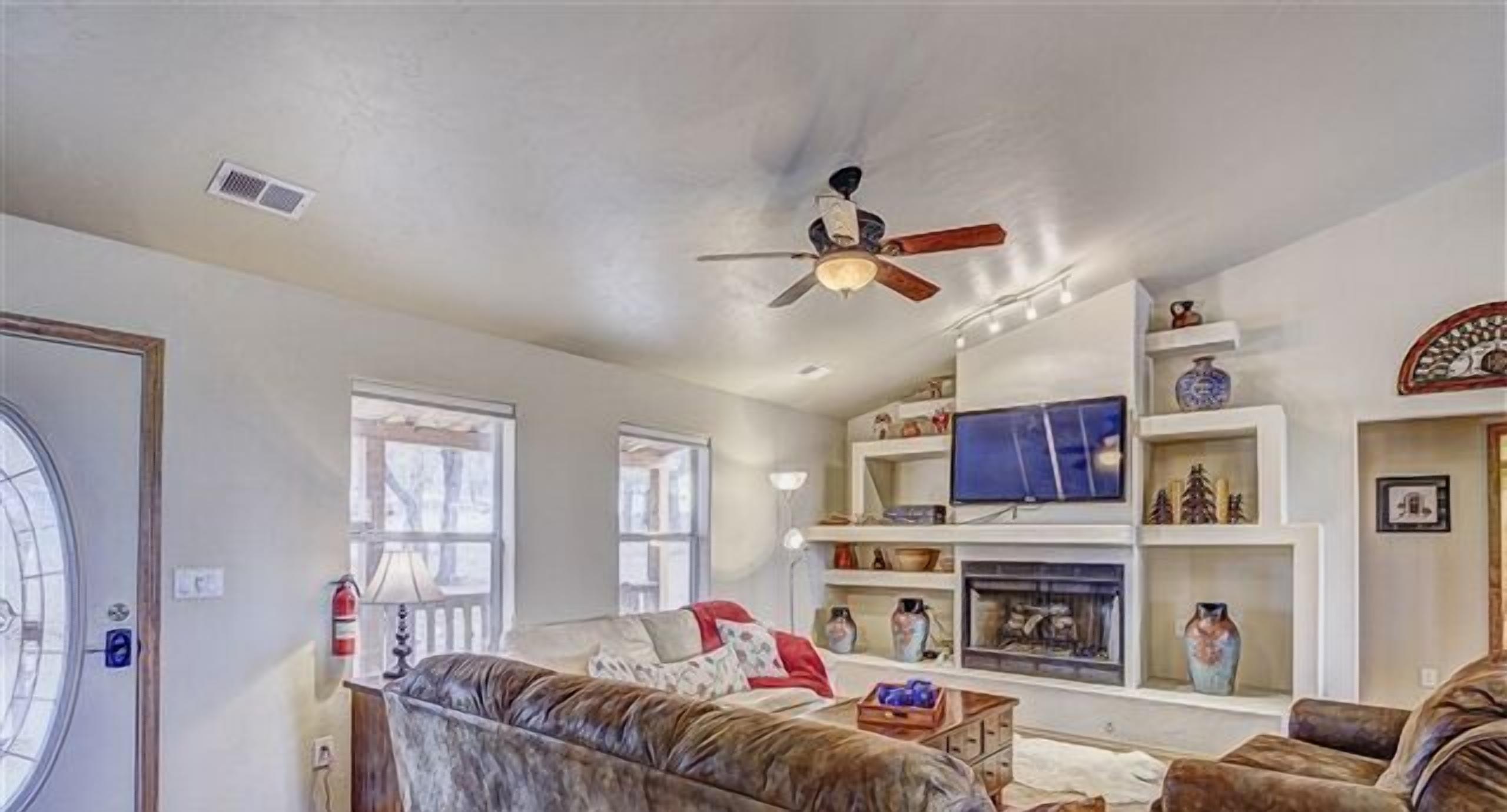 TV, peis og DVD-spiller