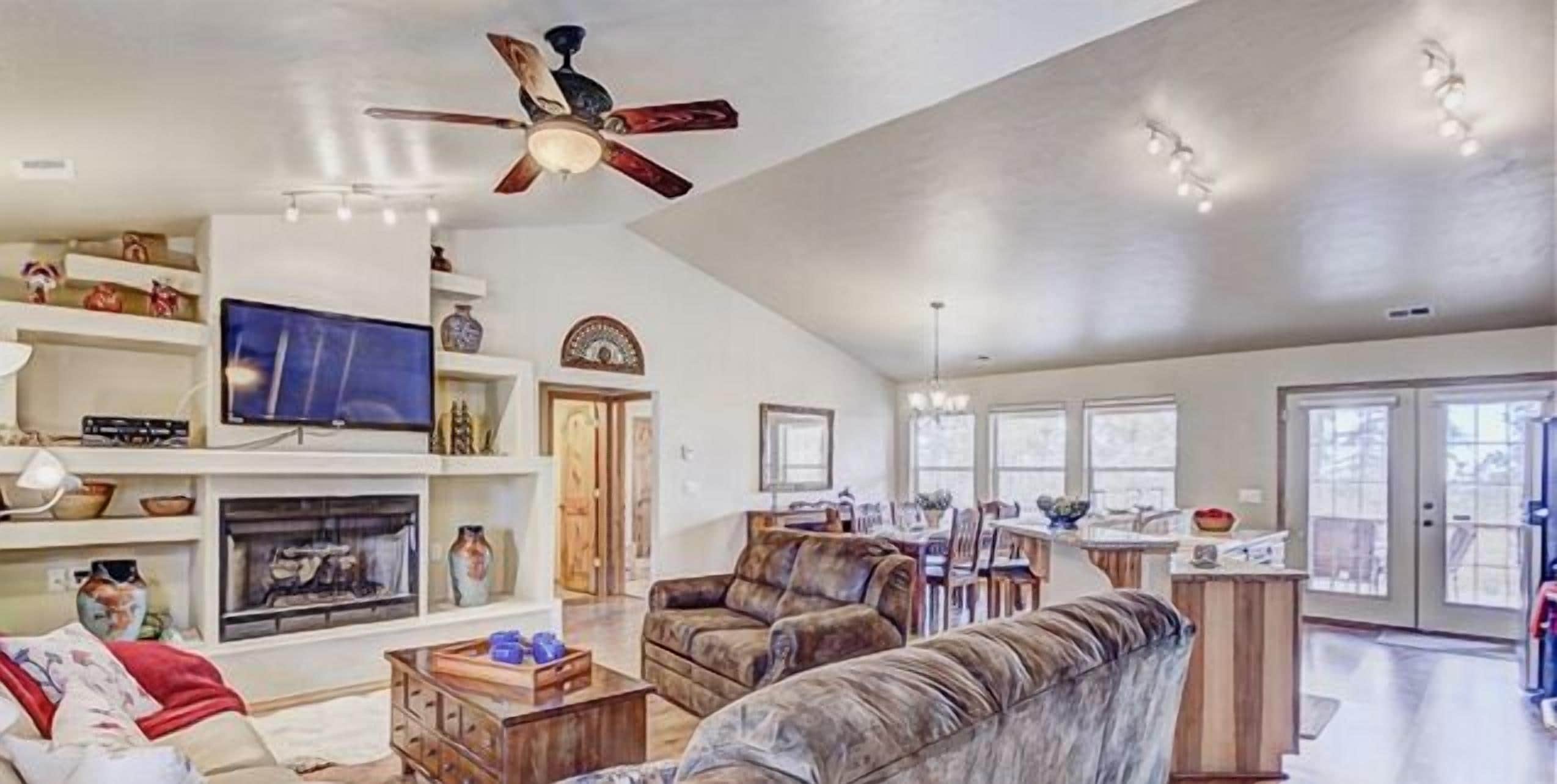 Televisión, chimenea y reproductor de DVD 