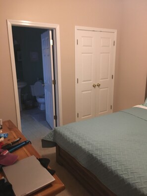 3 bedrooms, iron/ironing board, Internet, bed sheets
