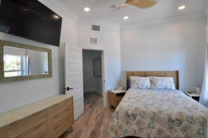7 habitaciones, tabla de planchar con plancha y cuna de viaje 