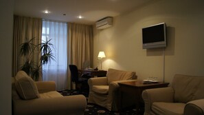 Grand-Suite | Schreibtisch, schallisolierte Zimmer, Bügeleisen/Bügelbrett