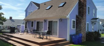 "Barefeet Retreat" ~ A Family House In Bourne With A Lovely Water View