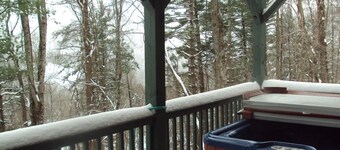 Amazing 3-Story Log Cabin w/Jacuzzi, Loft, Pool & Ping Pong Table/Wi-Fi Sleep 10