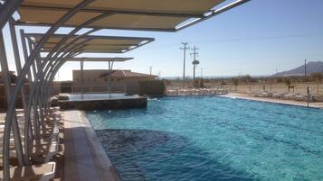 Piscine extérieure, piscine chauffée