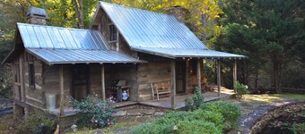 Creekside 1800's Log Cabin- Dog Lover Paradise! September Special! 