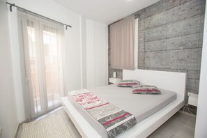 1 Schlafzimmer, hochwertige Bettwaren, Verdunkelungsvorhänge