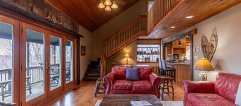 Antlers Lodge - Mountain Views, Hot Tub, Fire pit, Ping Pong table