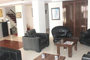 Lobby-Lounge