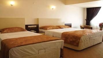 Chambre Double | Fer et planche à repasser, Wi-Fi gratuit, draps fournis