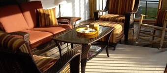 Projeté dans le porche arrière est un paradis! 