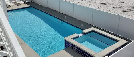室外游泳池