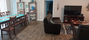 Interior - Celebrate Christmas at Navarre Beach. Private Pool and Spa, Large 5 bed 4 bath (Navarre)