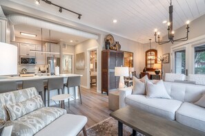 Smart TV, DVD player, stereo